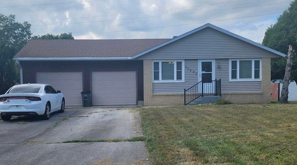Photo of 30805 Lincoln Drive, Granger, IN 46530 (MLS # 845541)