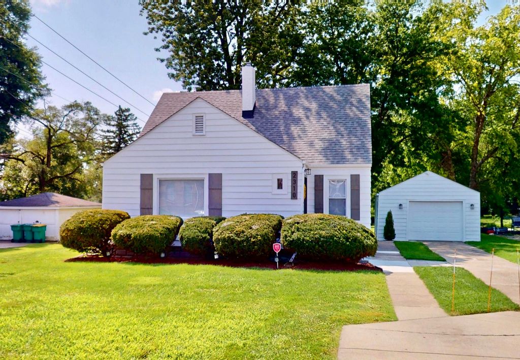 Photo of 2310 W 73rd Avenue, Merrillville, IN 46410 (MLS # 833989)