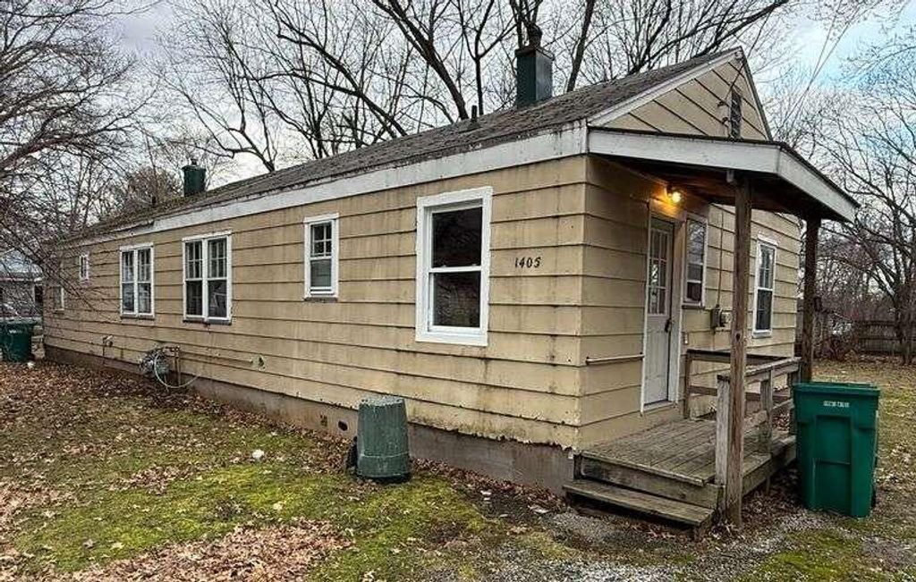 Photo of 1403 Federal Avenue, La Porte, IN 46350 (MLS # 835577)