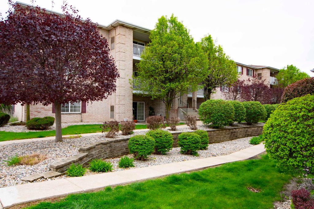 Photo of 2009 W 75th Place, Merrillville, IN 46410 (MLS # 837657)