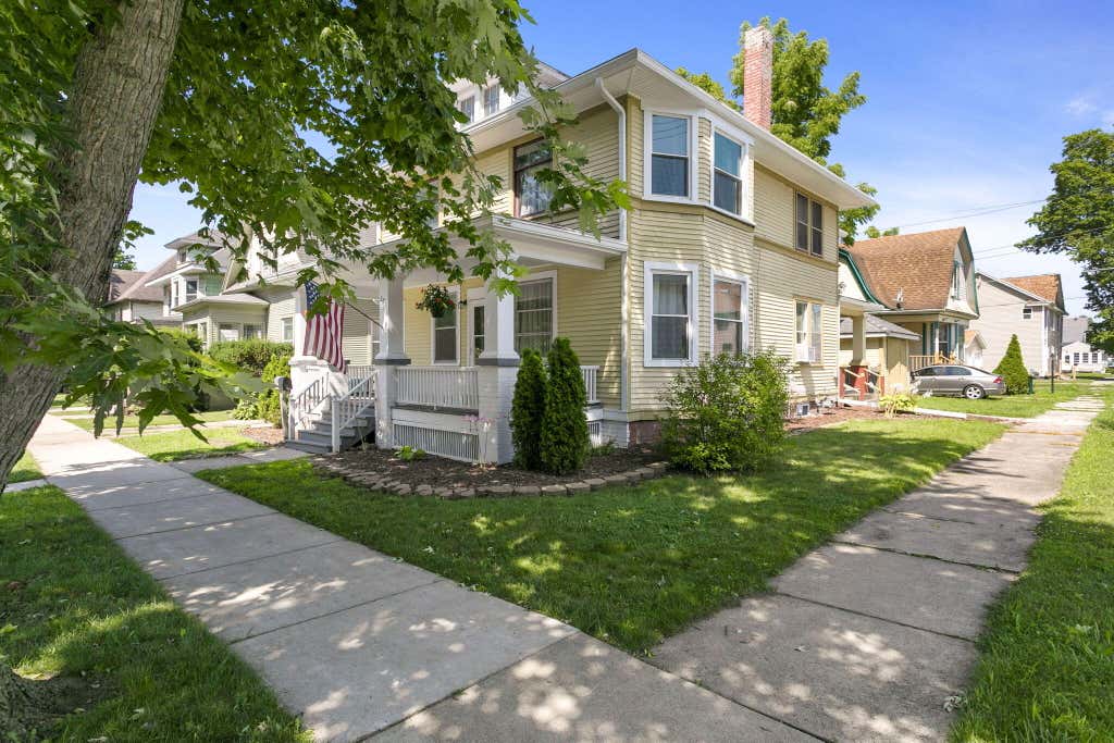 Photo of 201 Maple Avenue, La Porte, IN 46350 (MLS # 843619)