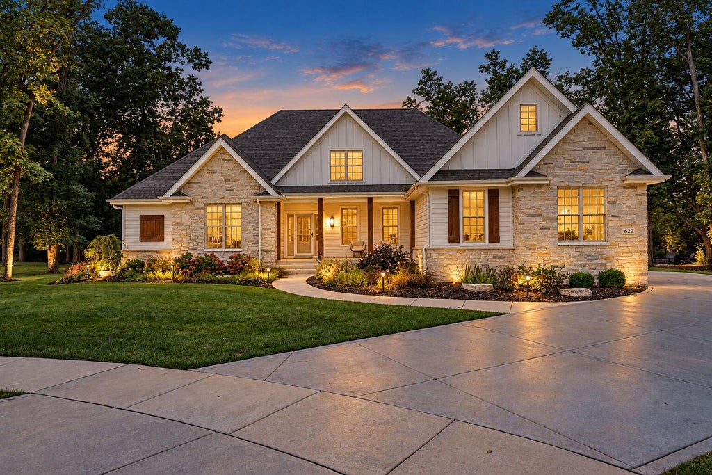 Photo of 629 George Cohan Court, Crown Point, IN 46307 (MLS # 845855)