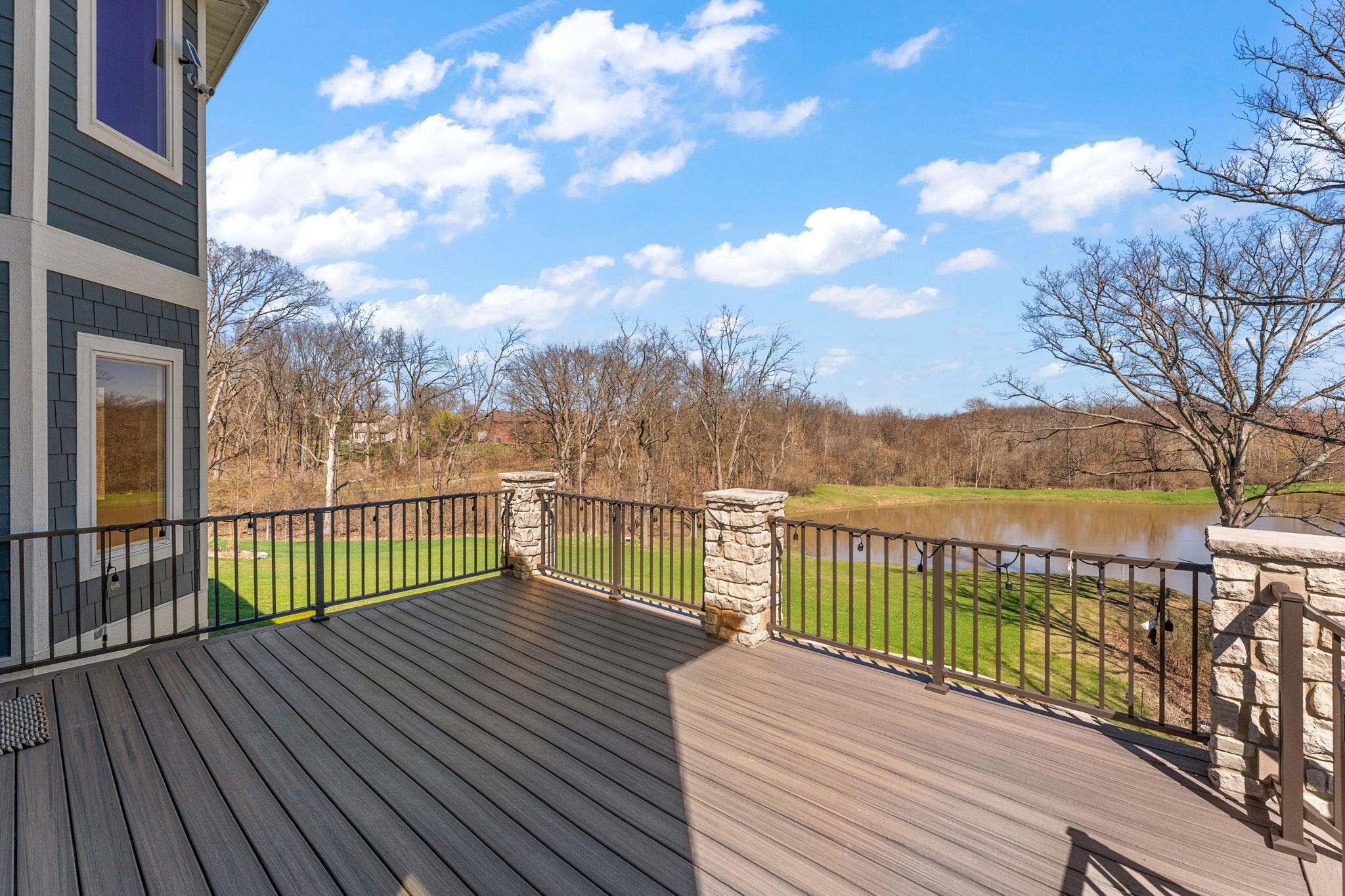 359 W Sandhurst Drive