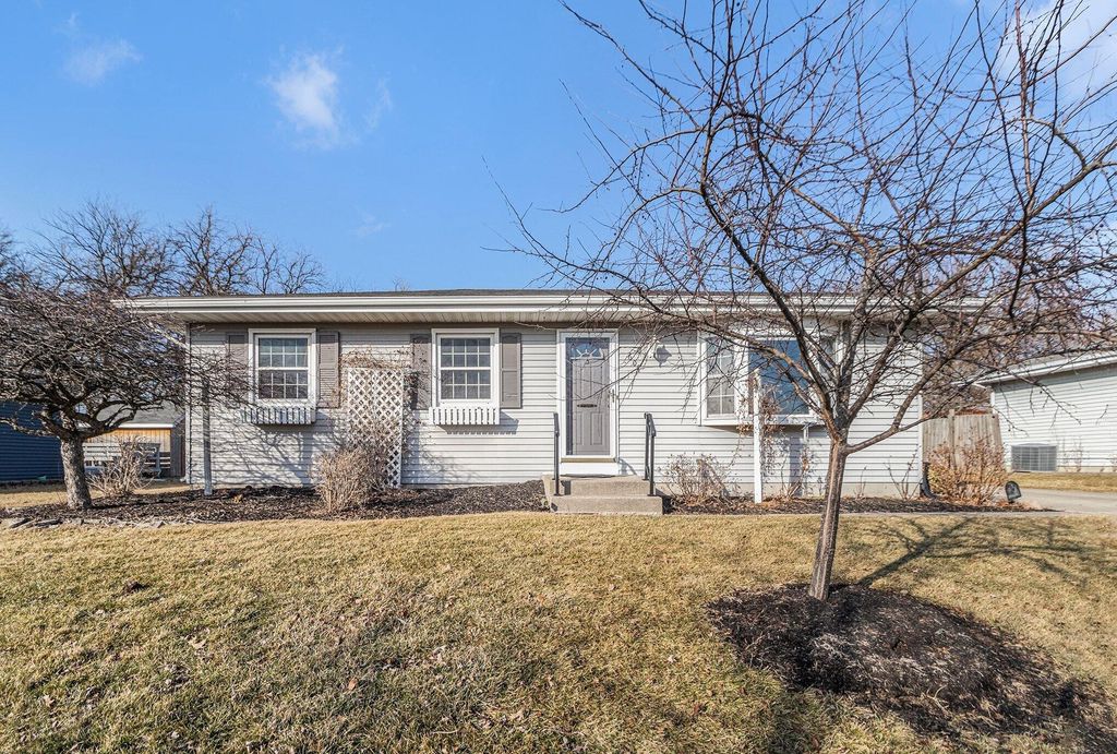 Photo of 601 Aspen Street, Hebron, IN 46341 (MLS # 834386)