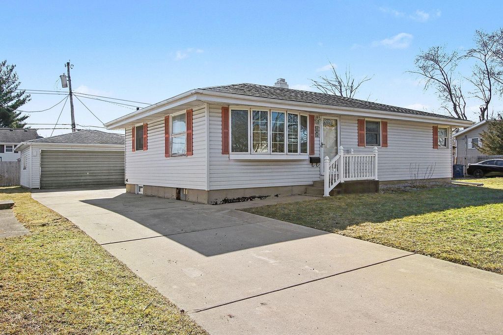 Photo of 3048 Lois Place, Highland, IN 46322 (MLS # 834568)