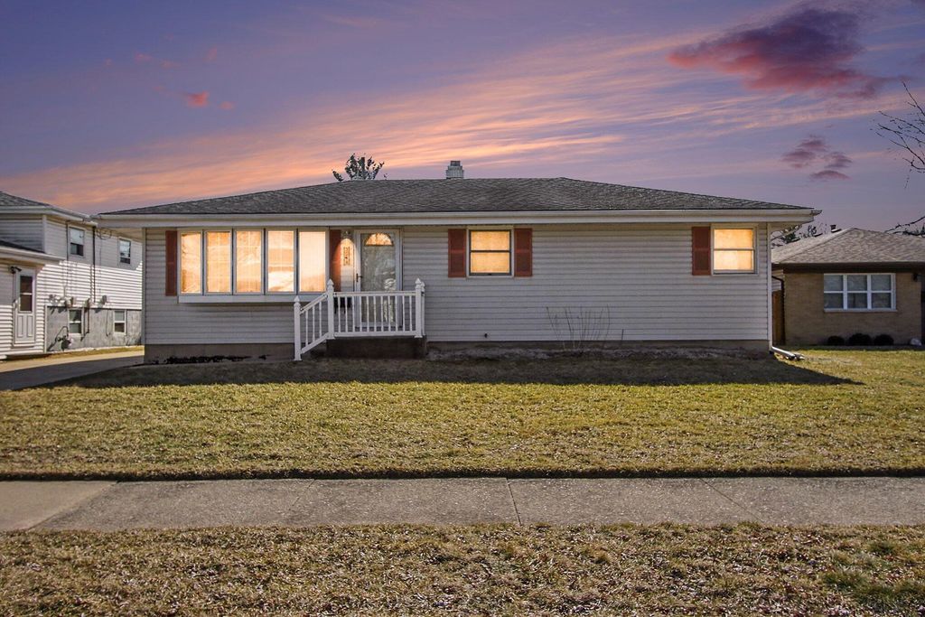 Photo of 3048 Lois Place, Highland, IN 46322 (MLS # 834568)