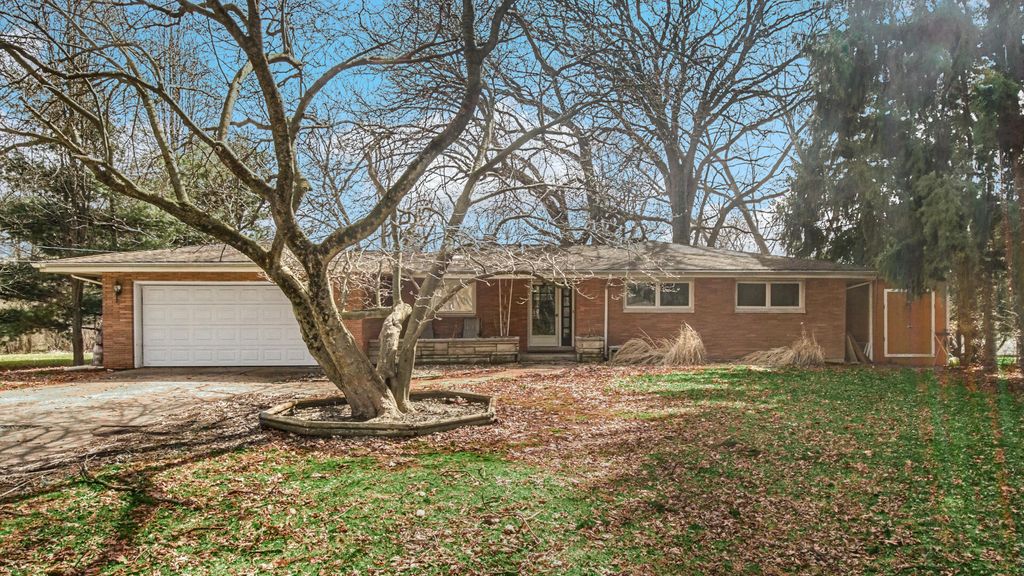 Photo of 2445 Woodlane Drive, Merrillville, IN 46410 (MLS # 835868)