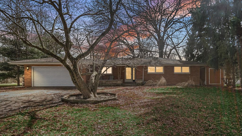 Photo of 2445 Woodlane Drive, Merrillville, IN 46410 (MLS # 835868)