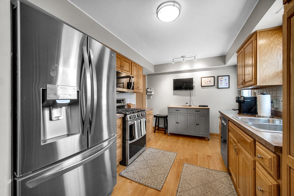 Photo of 9544 Hawthorne Drive, Munster, IN 46321 (MLS # 845576)