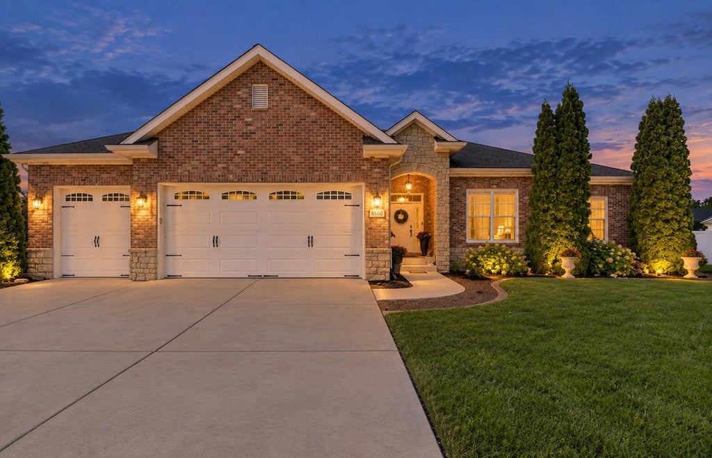 Photo of 8900 Mallard Lane, Saint John, IN 46373 (MLS # 845207)