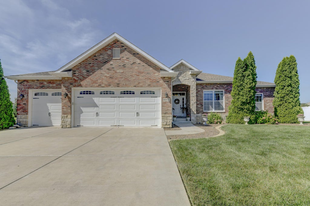 Photo of 8900 Mallard Lane, Saint John, IN 46373 (MLS # 845207)