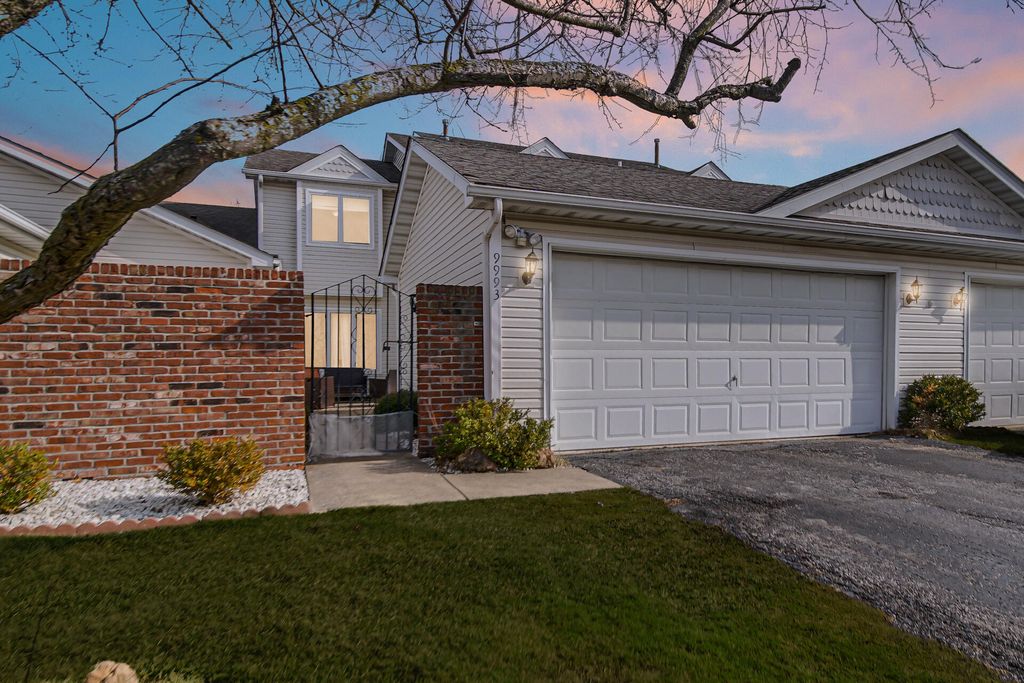 Photo of 9993 Hunters Run, Saint John, IN 46373 (MLS # 835236)