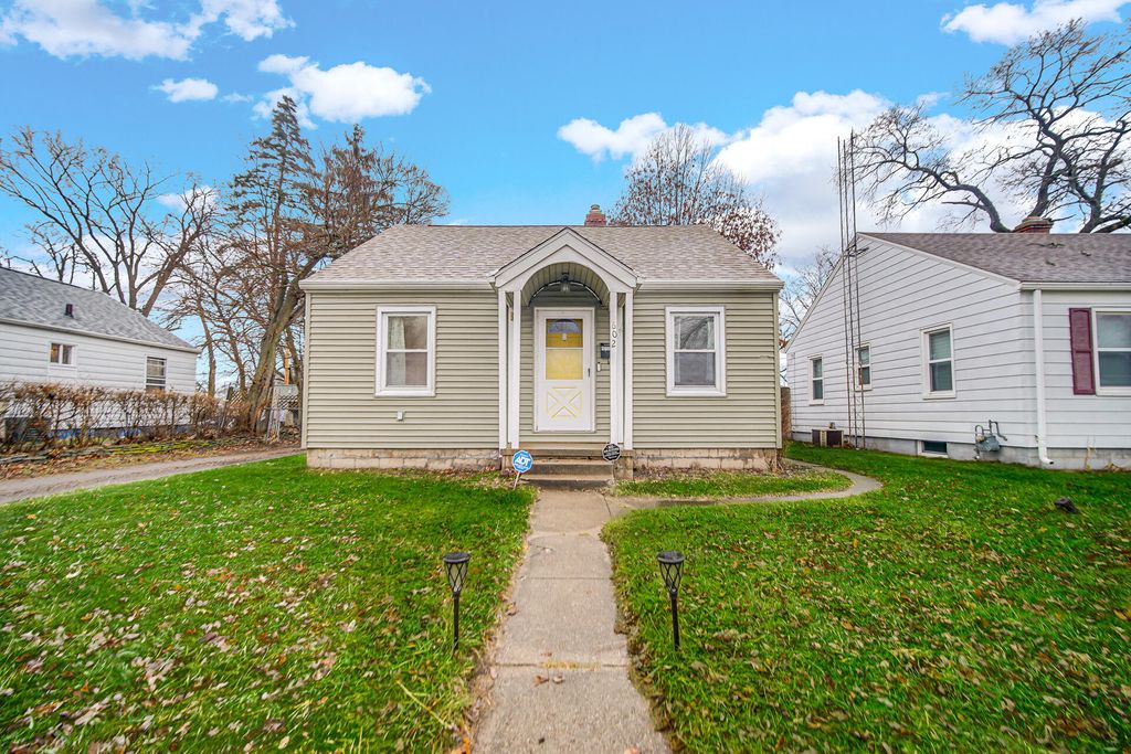 Photo of 602 S 35th Street, South Bend, IN 46615 (MLS # 832756)
