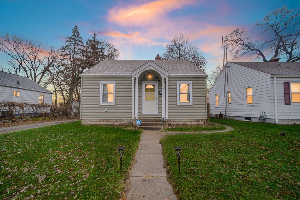 Photo of 602 S 35th Street, South Bend, IN 46615 (MLS # 832756)