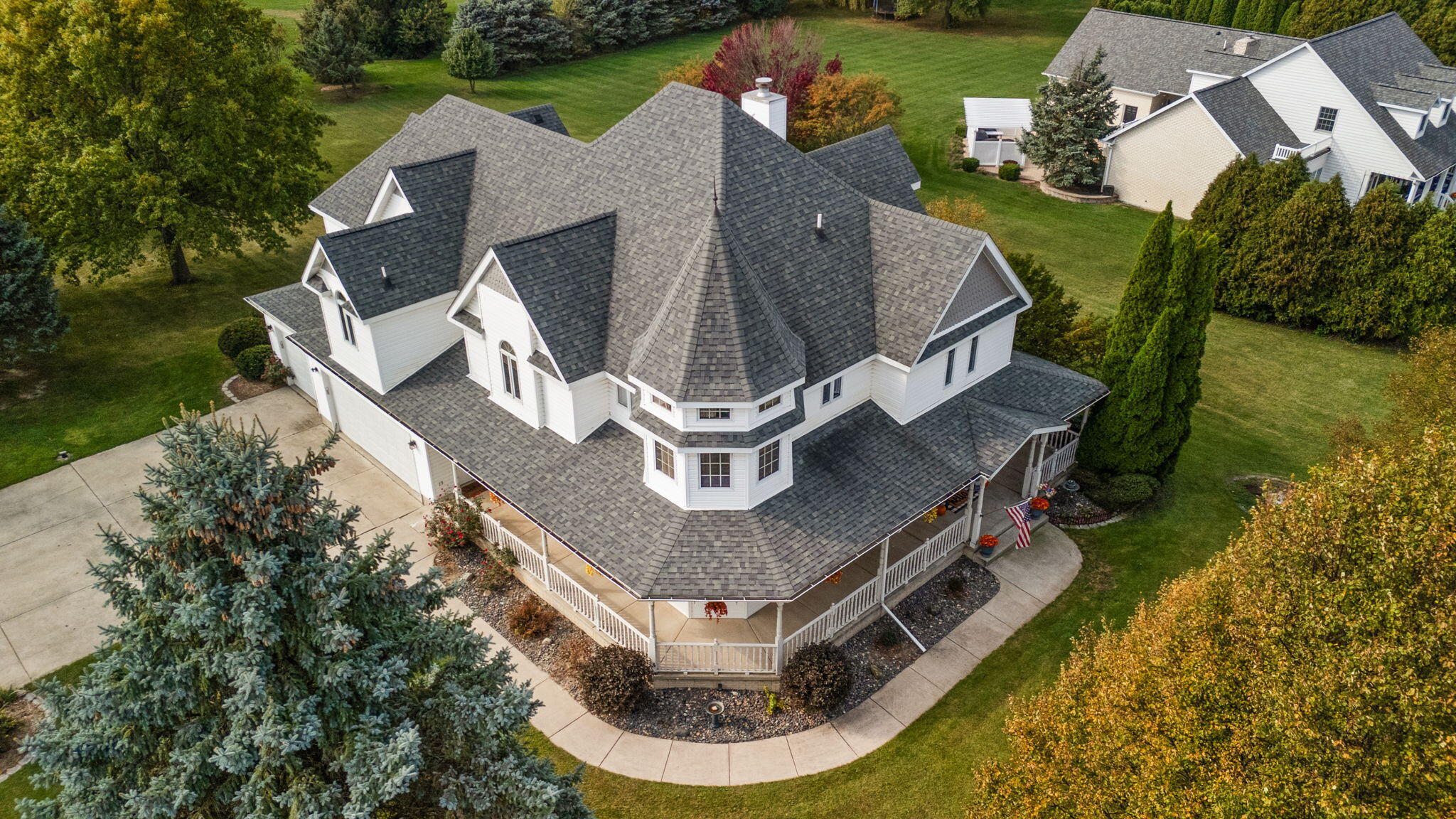 Valparaiso, Indiana 46385, United States, 5 Bedrooms Bedrooms, ,5 BathroomsBathrooms,Residential,Active,231073