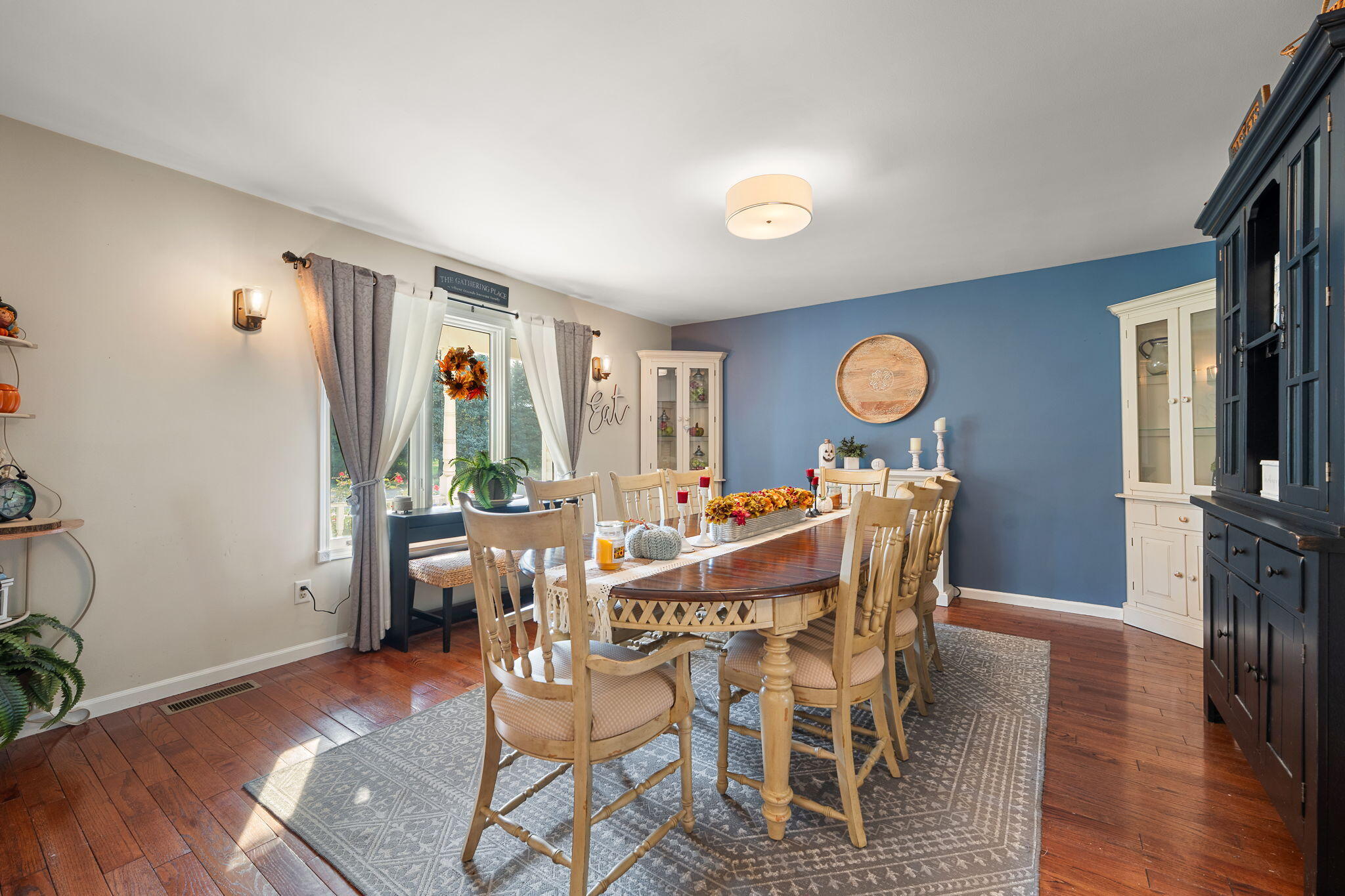 Valparaiso, Indiana 46385, United States, 5 Bedrooms Bedrooms, ,5 BathroomsBathrooms,Residential,Active,231073