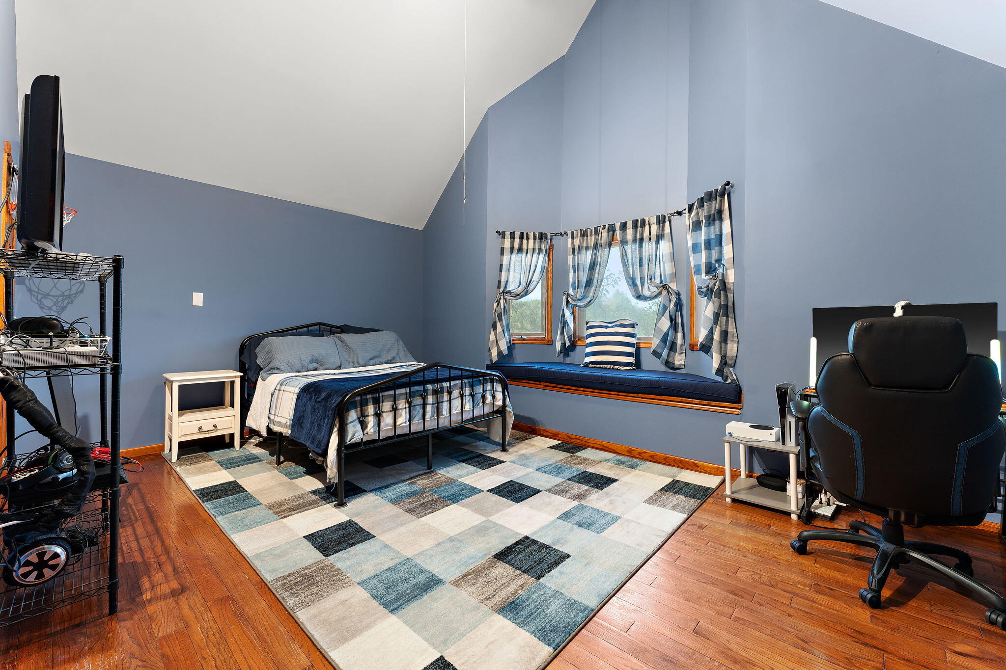 Valparaiso, Indiana 46385, United States, 5 Bedrooms Bedrooms, ,5 BathroomsBathrooms,Residential,Active,231073