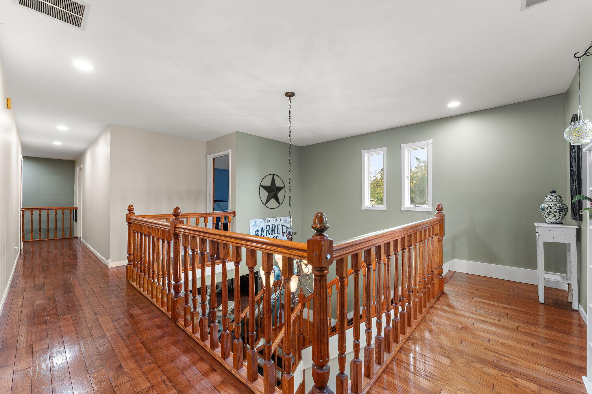 Valparaiso, Indiana 46385, United States, 5 Bedrooms Bedrooms, ,5 BathroomsBathrooms,Residential,Active,231073