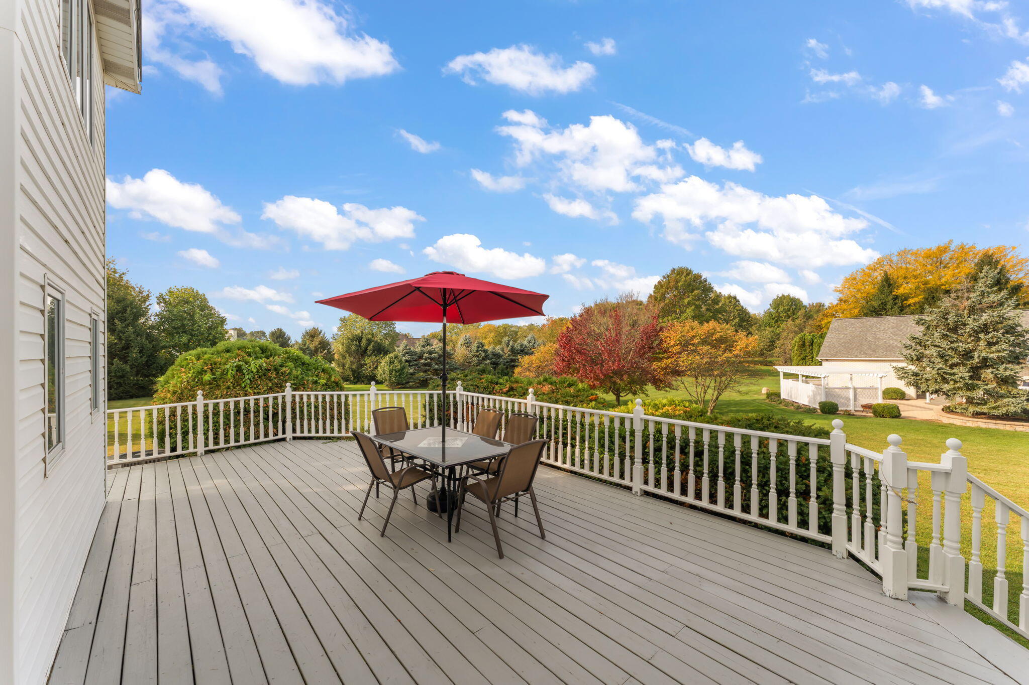 Valparaiso, Indiana 46385, United States, 5 Bedrooms Bedrooms, ,5 BathroomsBathrooms,Residential,Active,231073