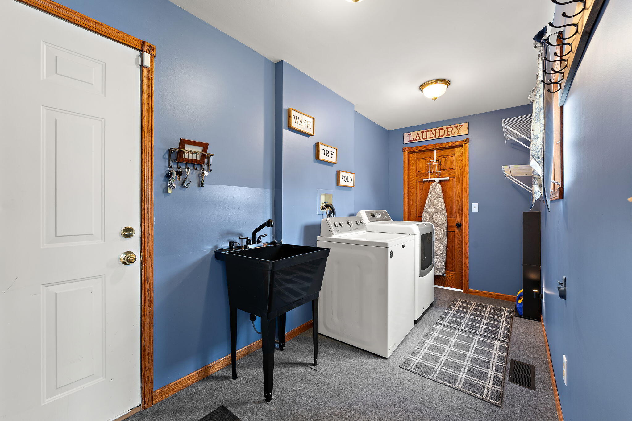 Valparaiso, Indiana 46385, United States, 5 Bedrooms Bedrooms, ,5 BathroomsBathrooms,Residential,Active,231073