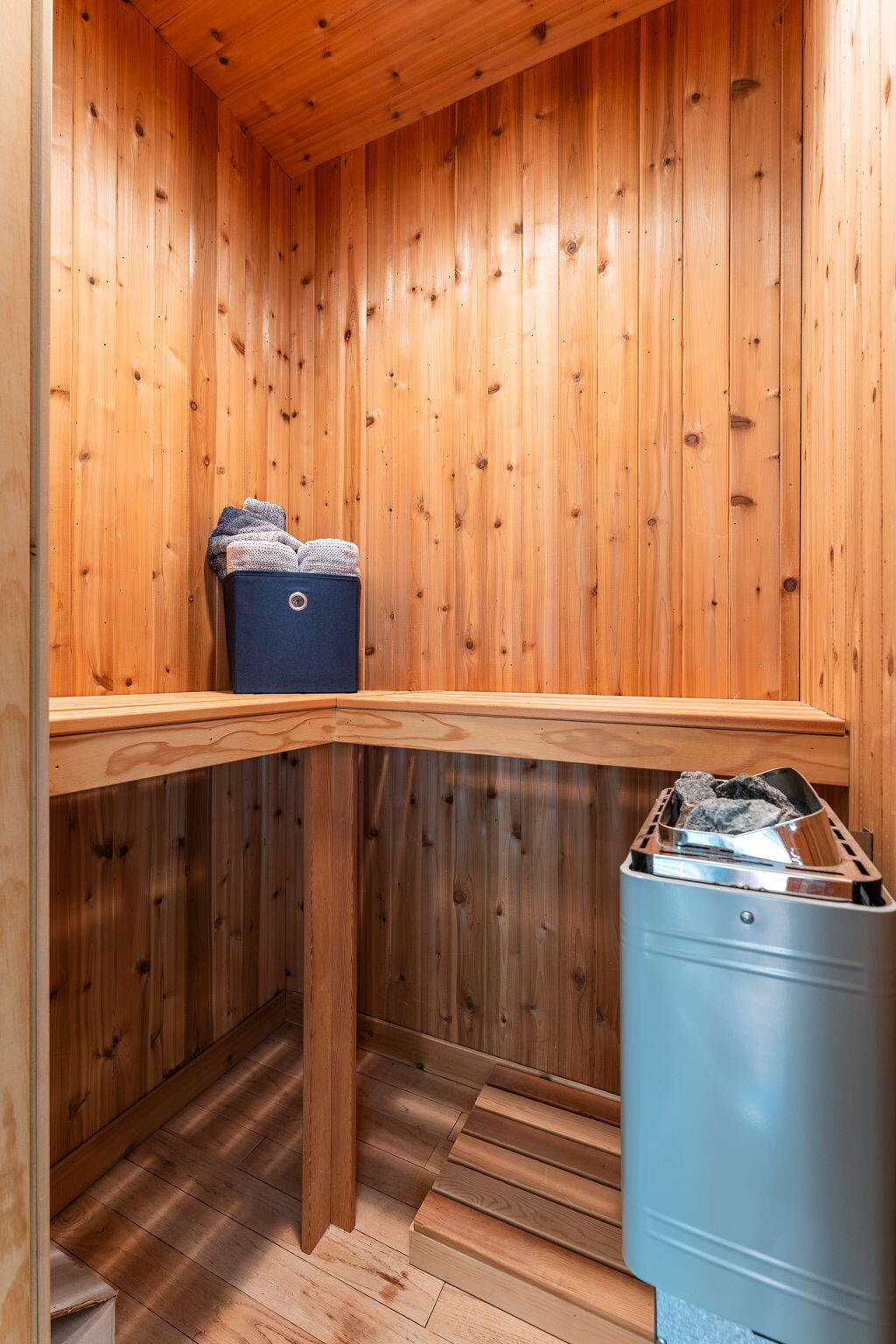 Valparaiso, Indiana 46385, United States, 5 Bedrooms Bedrooms, ,5 BathroomsBathrooms,Residential,Active,231073