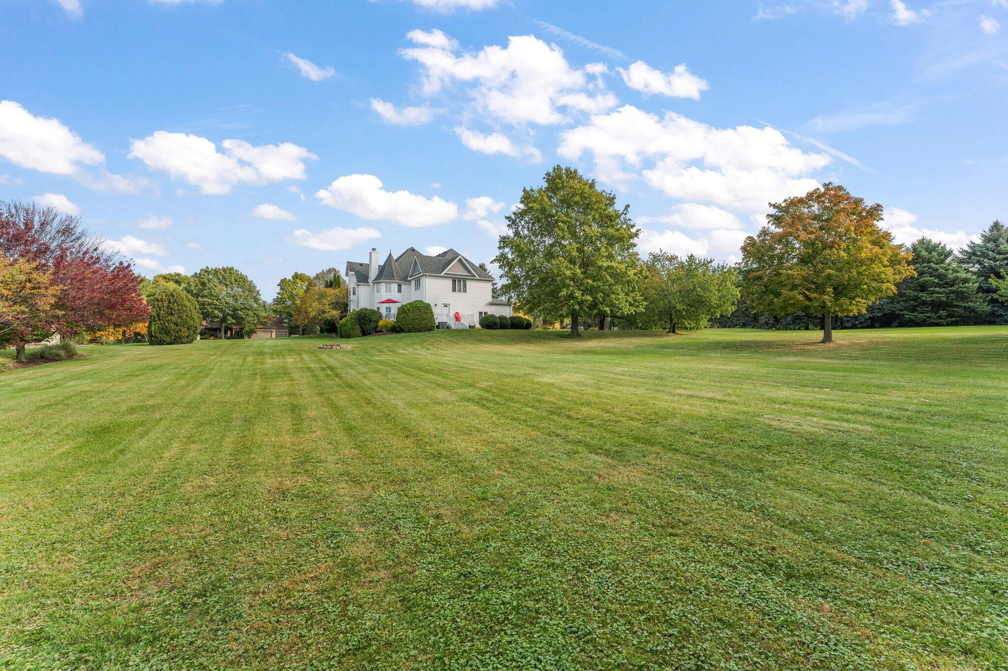 Valparaiso, Indiana 46385, United States, 5 Bedrooms Bedrooms, ,5 BathroomsBathrooms,Residential,Active,231073