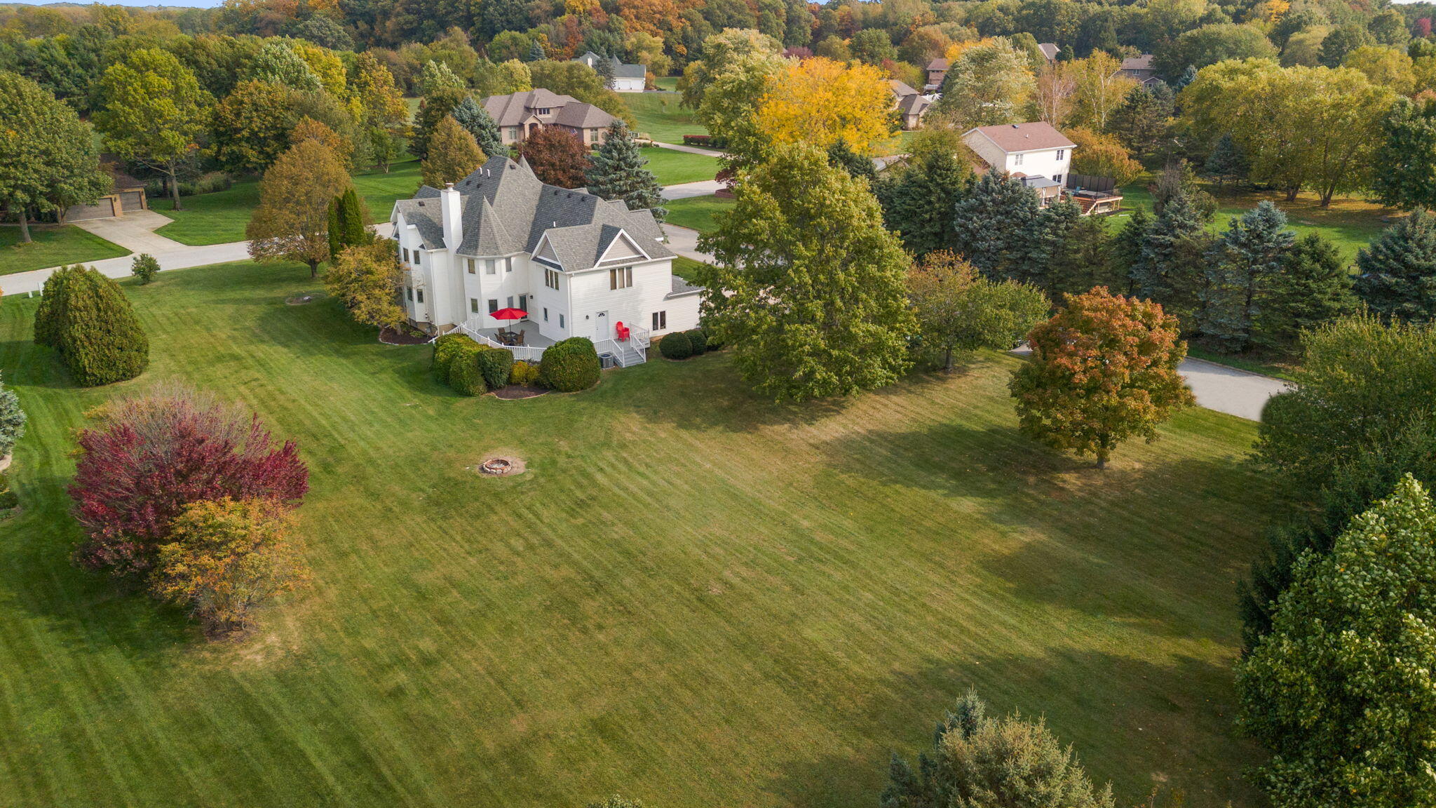 Valparaiso, Indiana 46385, United States, 5 Bedrooms Bedrooms, ,5 BathroomsBathrooms,Residential,Active,231073