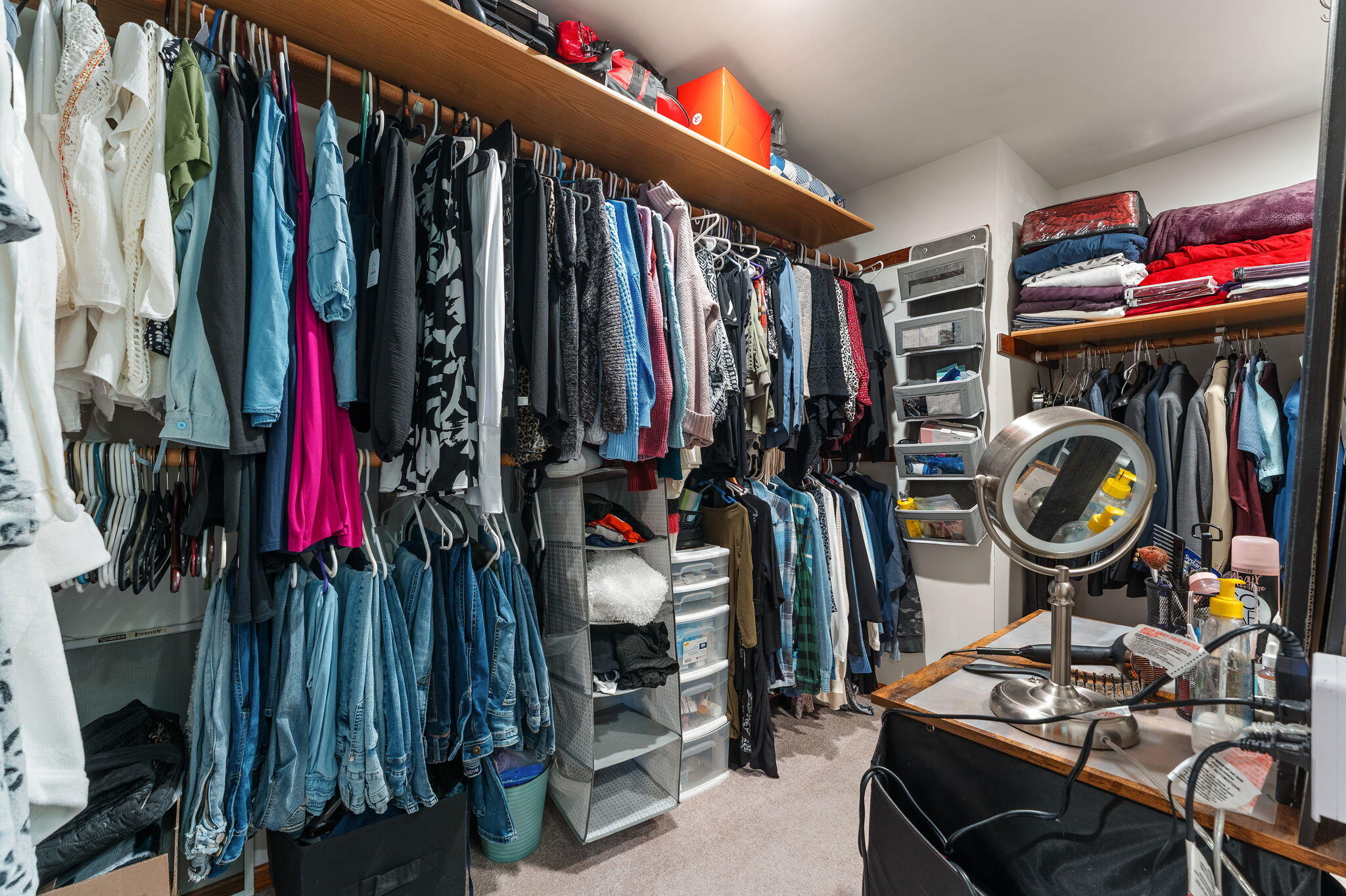 Valparaiso, Indiana 46385, United States, 5 Bedrooms Bedrooms, ,5 BathroomsBathrooms,Residential,Active,231073