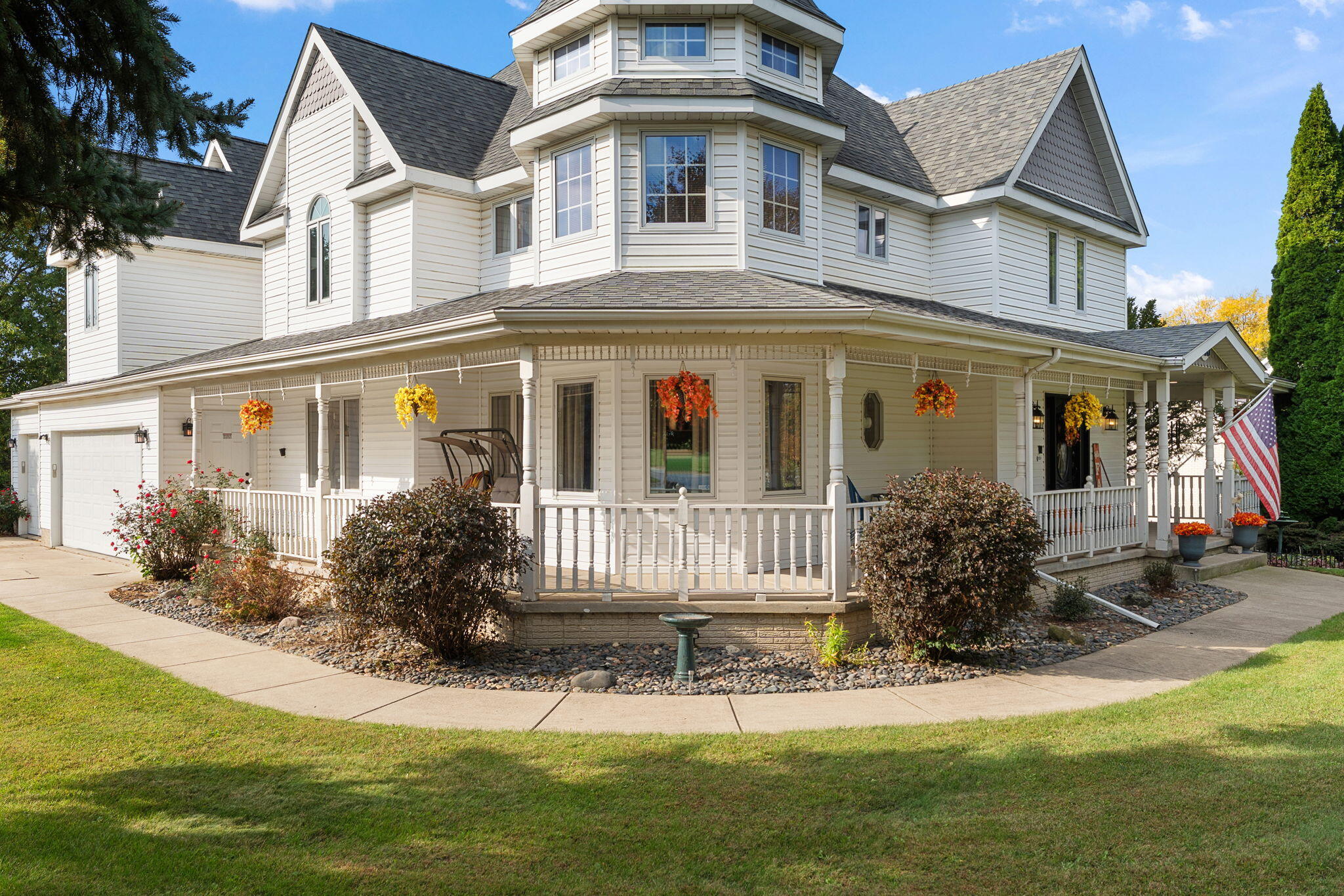 Valparaiso, Indiana 46385, United States, 5 Bedrooms Bedrooms, ,5 BathroomsBathrooms,Residential,Active,231073