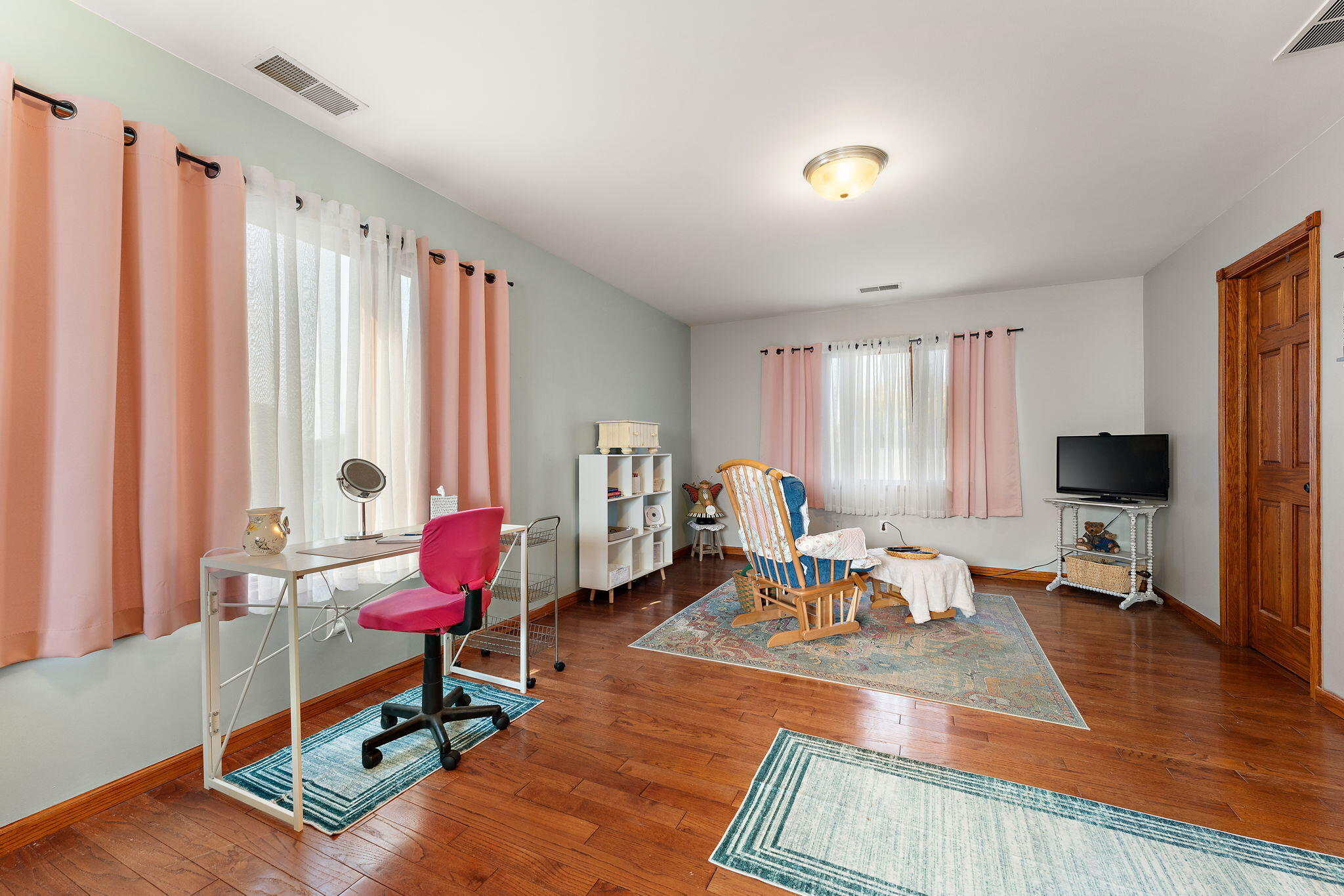 Valparaiso, Indiana 46385, United States, 5 Bedrooms Bedrooms, ,5 BathroomsBathrooms,Residential,Active,231073