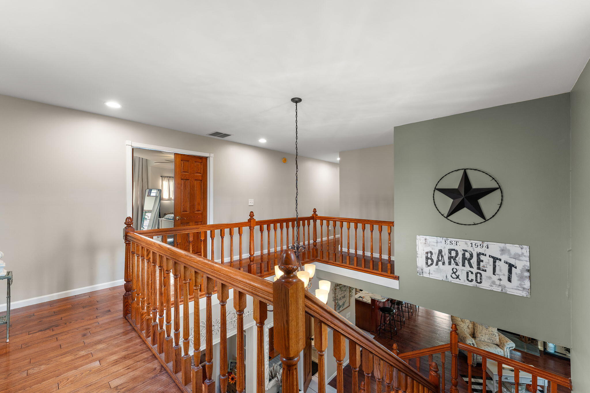 Valparaiso, Indiana 46385, United States, 5 Bedrooms Bedrooms, ,5 BathroomsBathrooms,Residential,Active,231073