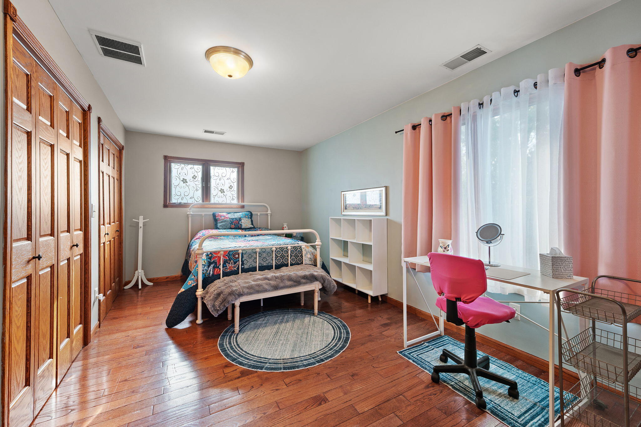 Valparaiso, Indiana 46385, United States, 5 Bedrooms Bedrooms, ,5 BathroomsBathrooms,Residential,Active,231073