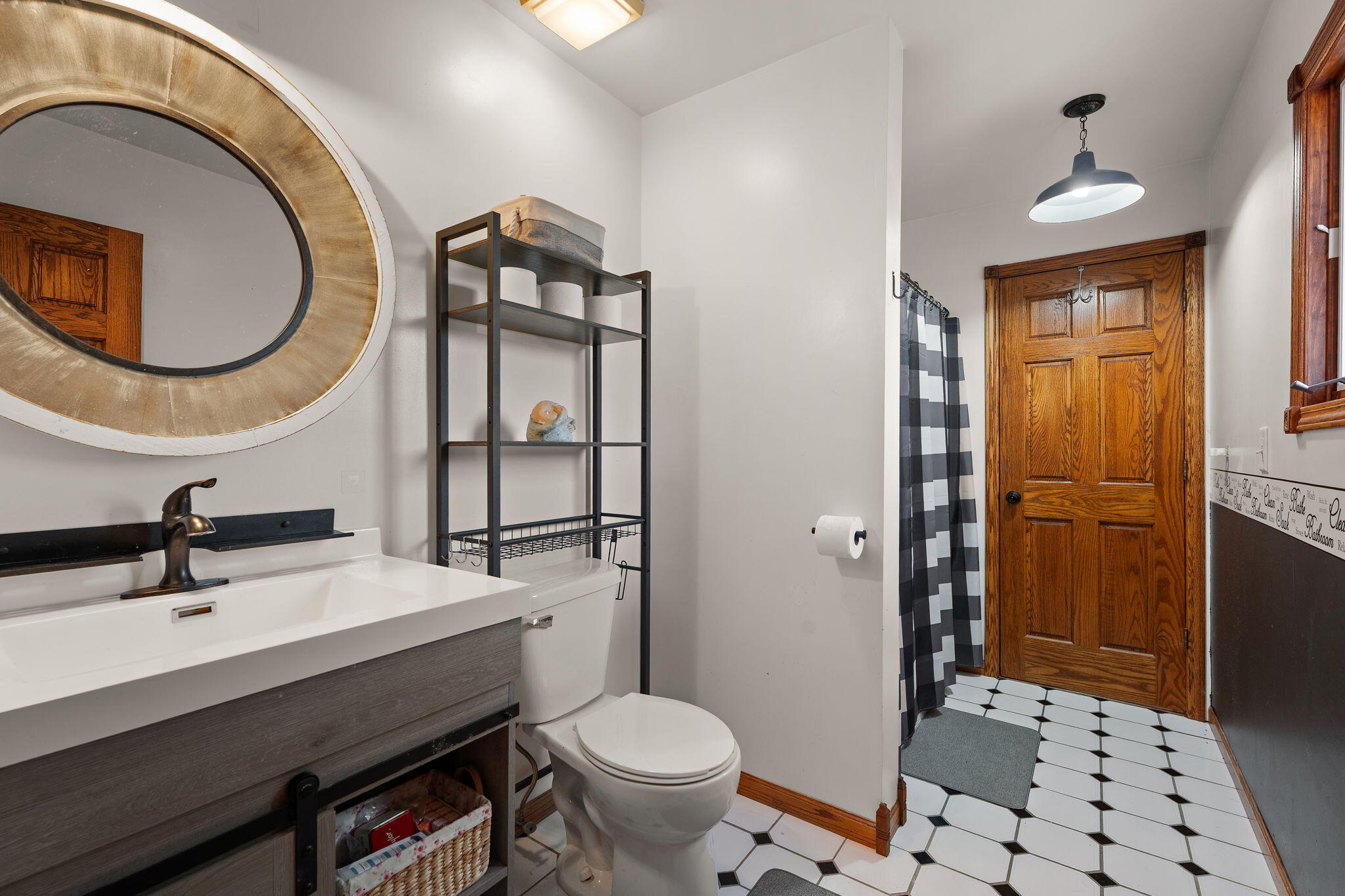 Valparaiso, Indiana 46385, United States, 5 Bedrooms Bedrooms, ,5 BathroomsBathrooms,Residential,Active,231073