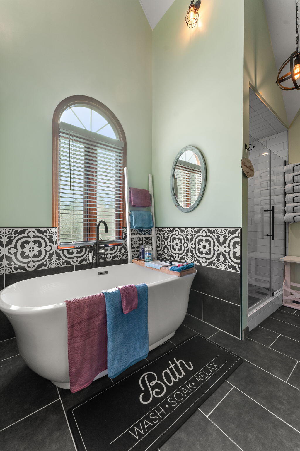 Valparaiso, Indiana 46385, United States, 5 Bedrooms Bedrooms, ,5 BathroomsBathrooms,Residential,Active,231073