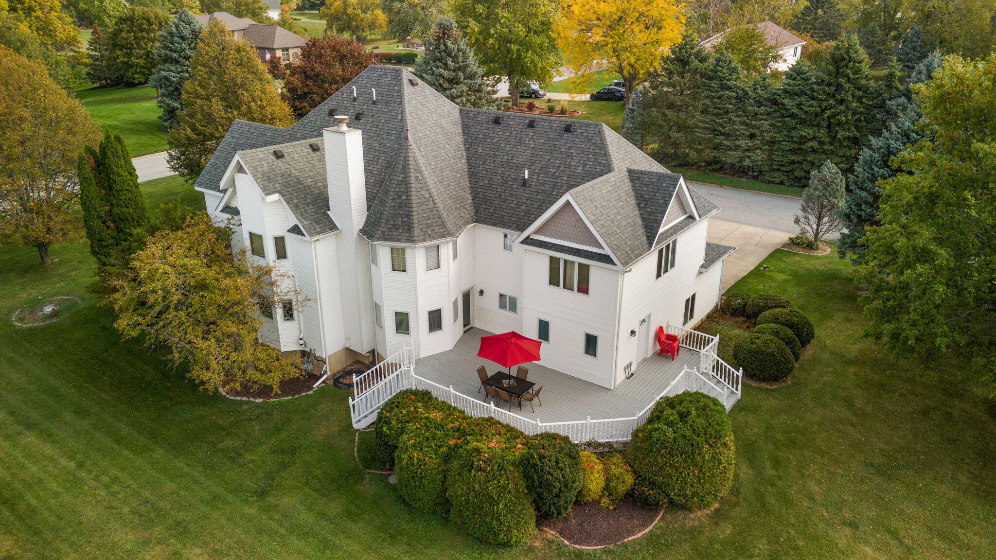 Valparaiso, Indiana 46385, United States, 5 Bedrooms Bedrooms, ,5 BathroomsBathrooms,Residential,Active,231073