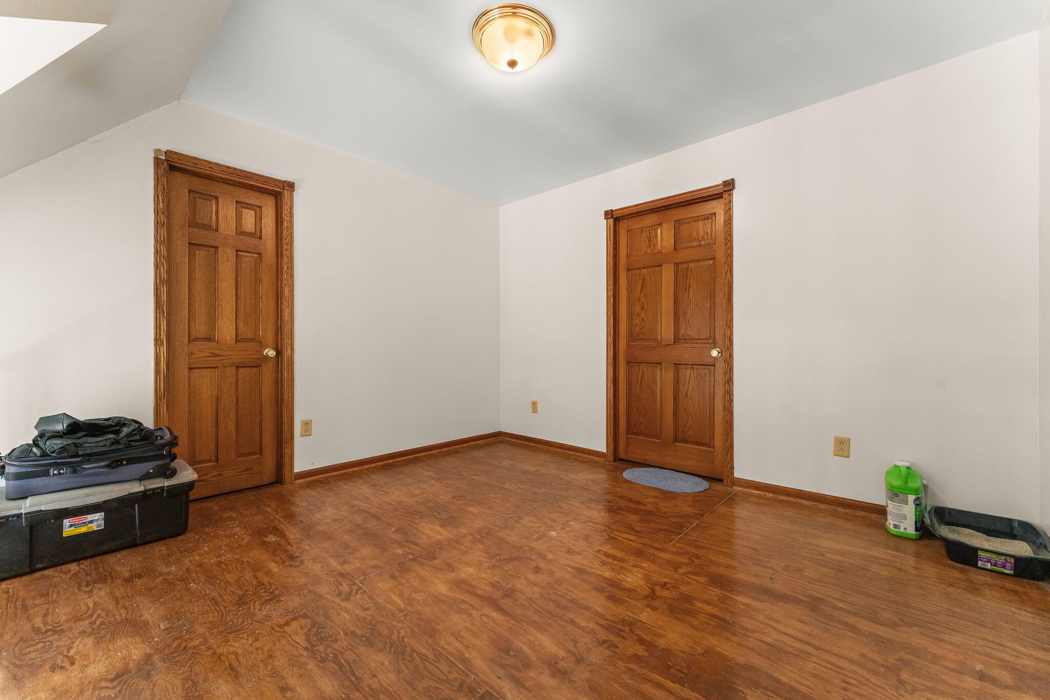 Valparaiso, Indiana 46385, United States, 5 Bedrooms Bedrooms, ,5 BathroomsBathrooms,Residential,Active,231073