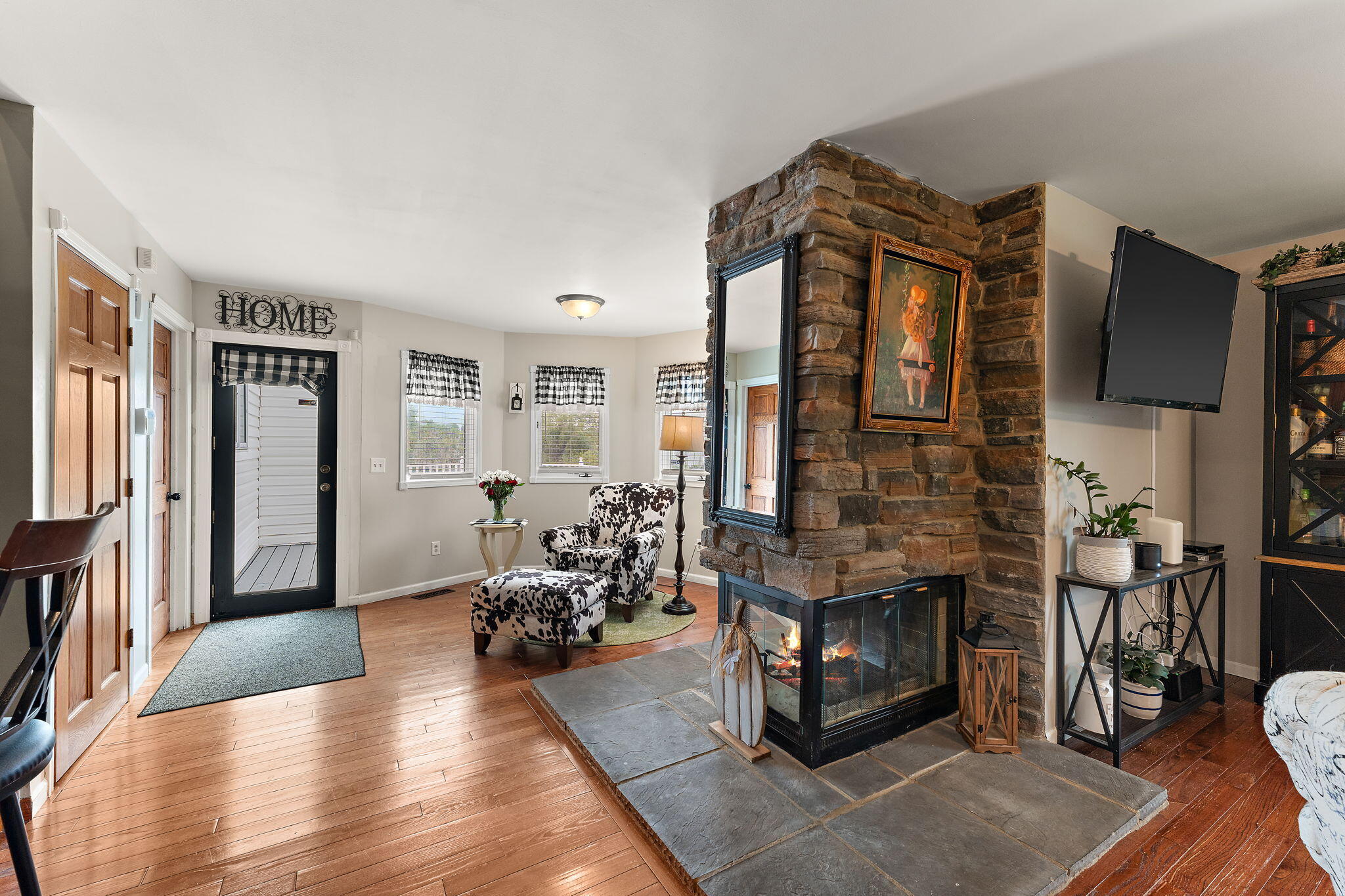 Valparaiso, Indiana 46385, United States, 5 Bedrooms Bedrooms, ,5 BathroomsBathrooms,Residential,Active,231073