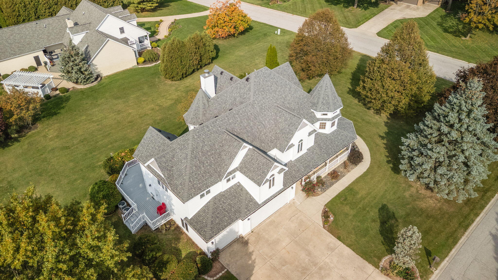 Valparaiso, Indiana 46385, United States, 5 Bedrooms Bedrooms, ,5 BathroomsBathrooms,Residential,Active,231073