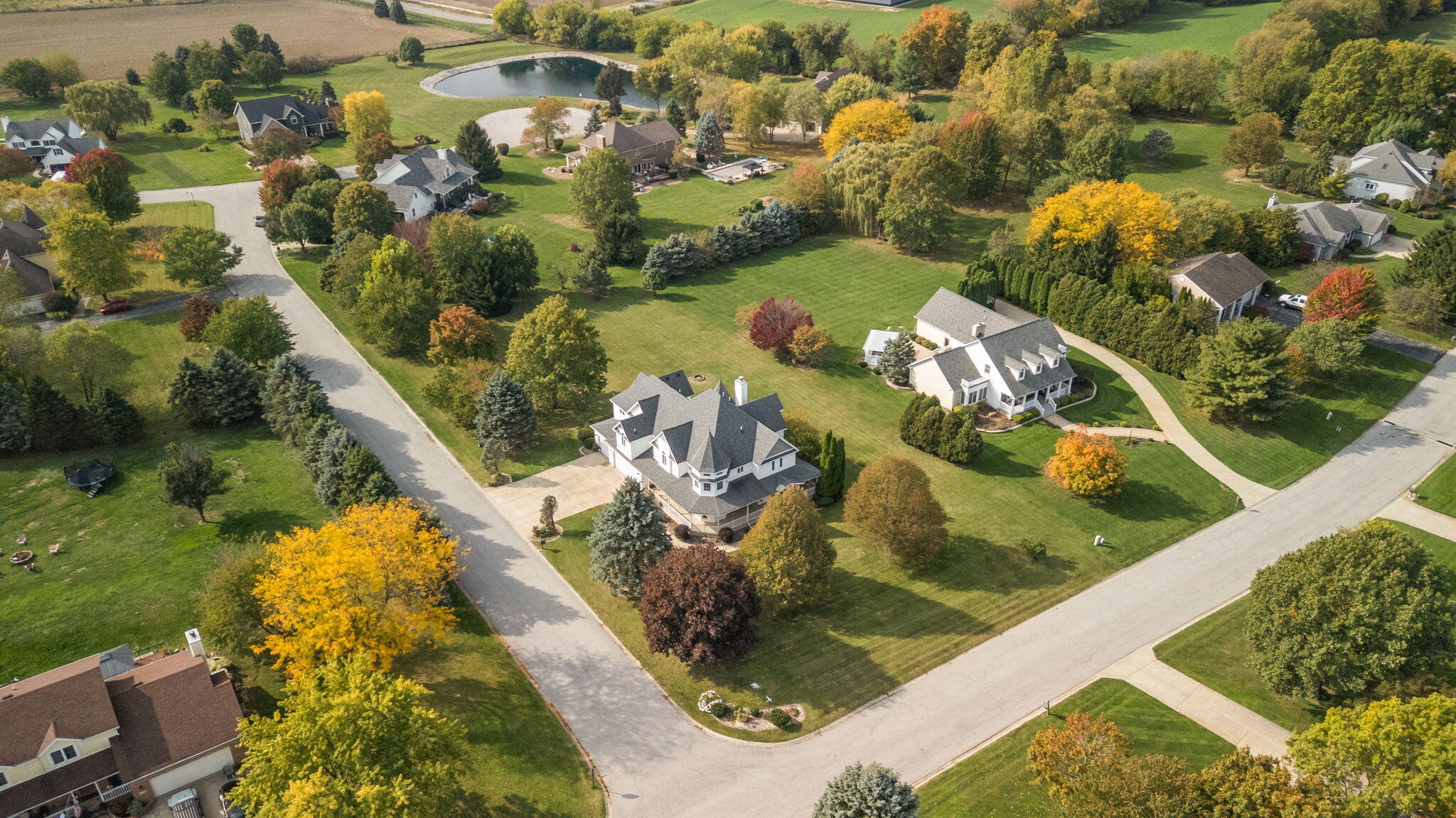 Valparaiso, Indiana 46385, United States, 5 Bedrooms Bedrooms, ,5 BathroomsBathrooms,Residential,Active,231073