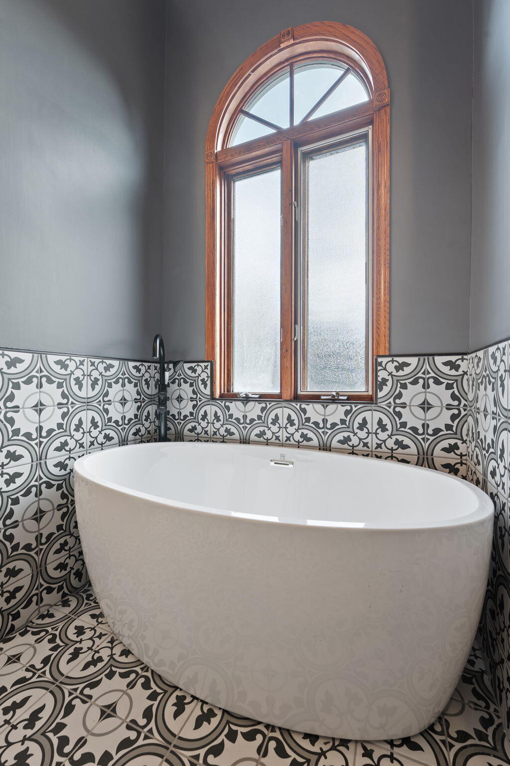 Valparaiso, Indiana 46385, United States, 5 Bedrooms Bedrooms, ,5 BathroomsBathrooms,Residential,Active,231073