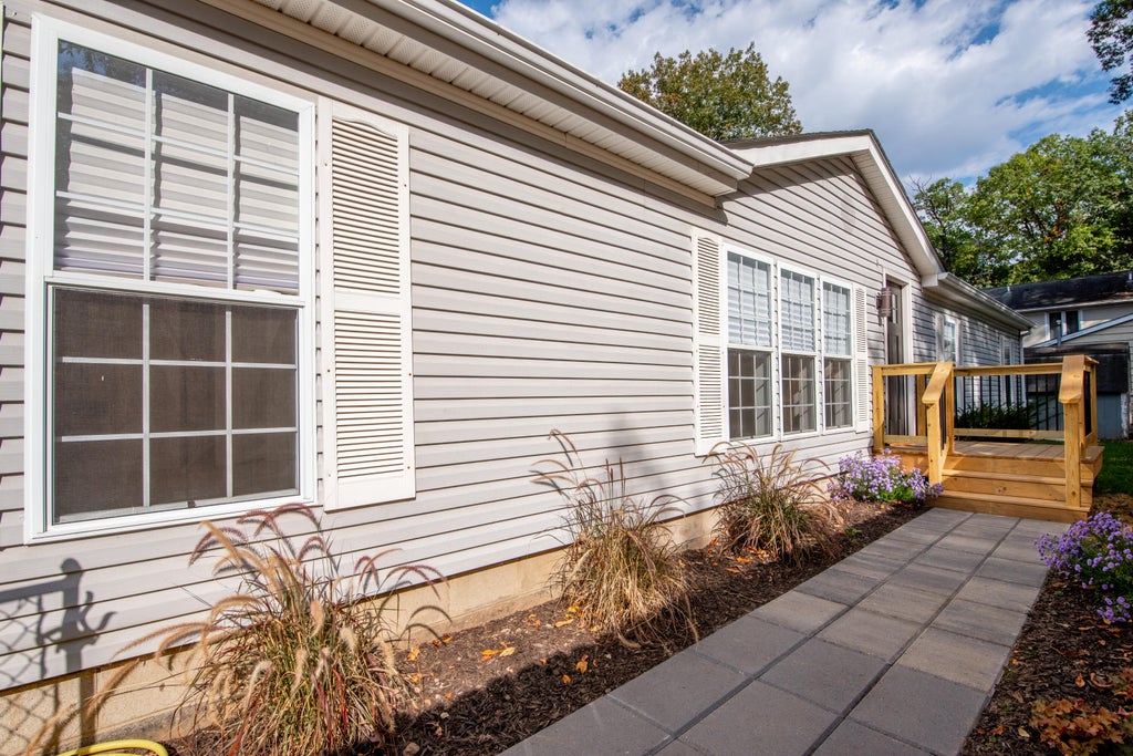 Photo of 5310 5th Avenue, Valparaiso, IN 46383 (MLS # 847199)