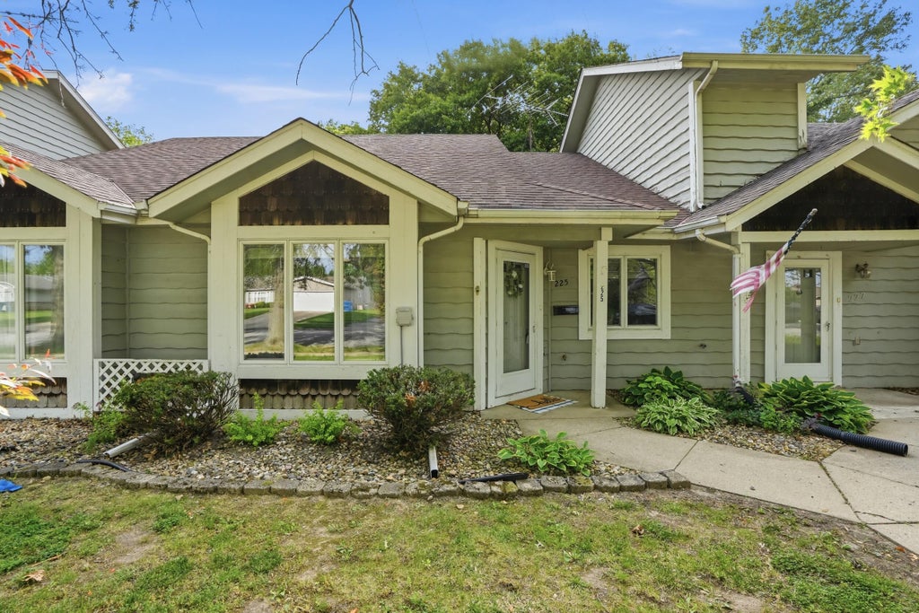 Photo of 225 Clinton Street, Lowell, IN 46356 (MLS # 839958)