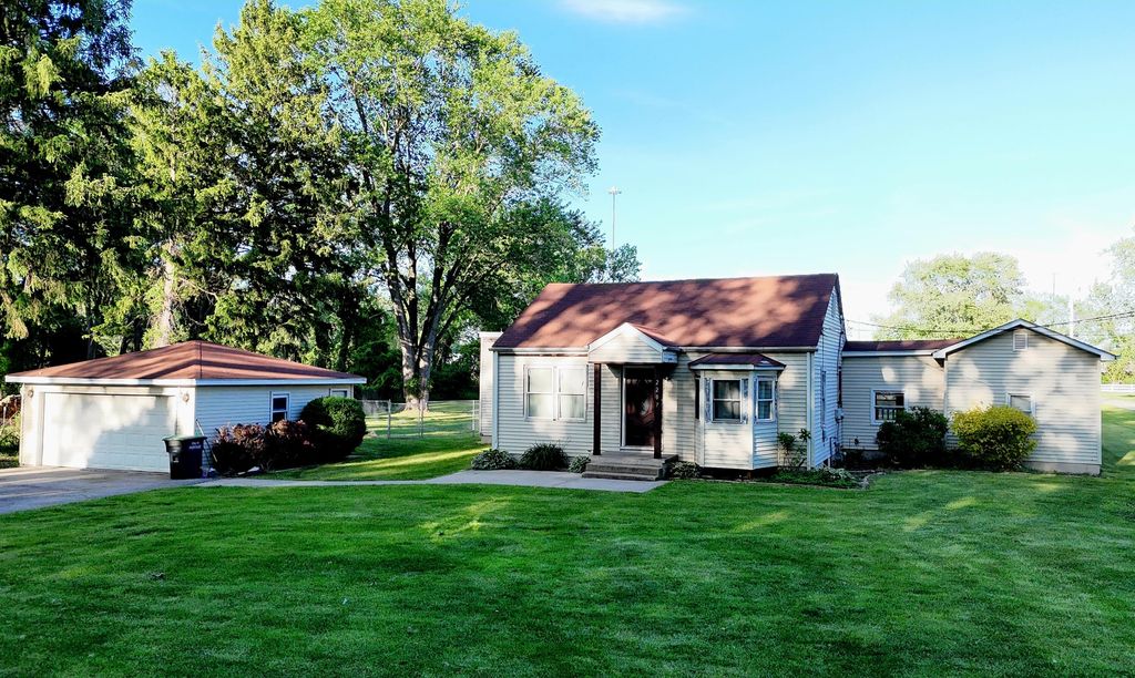 Photo of 2207 N County Line Road, Portage, IN 46368 (MLS # 839584)