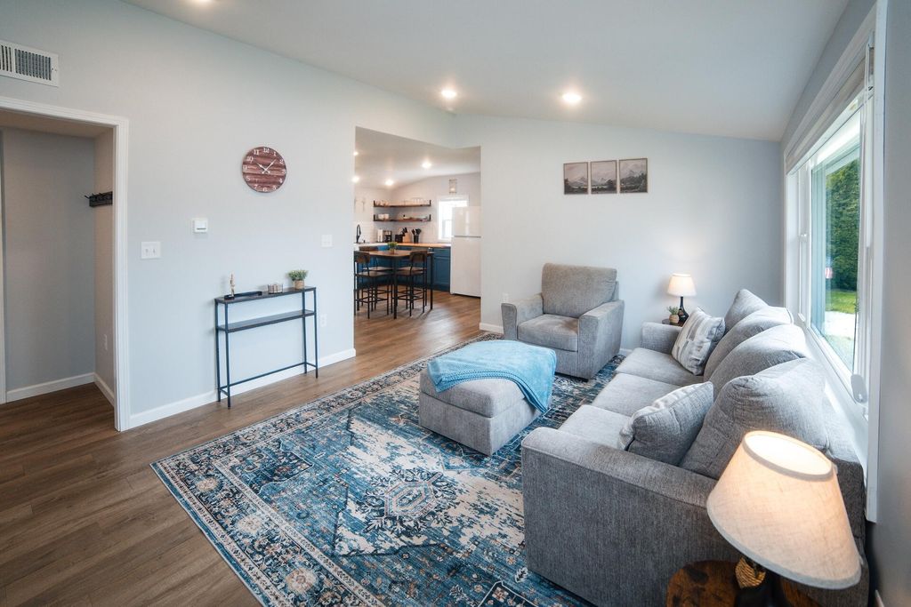 Photo of 510 Emmettsburg Avenue, Valparaiso, IN 46385 (MLS # 838655)