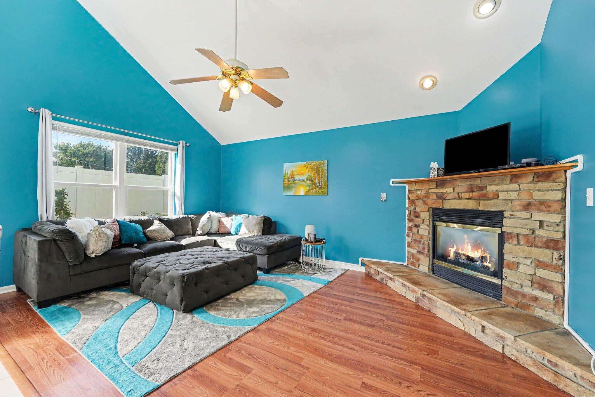 452 Edgewater Drive