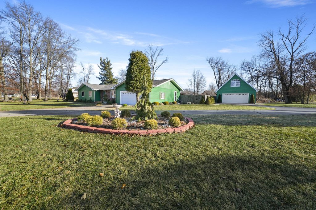 Photo of 8913 22nd Street SW, DeMotte, IN 46310 (MLS # 832743)