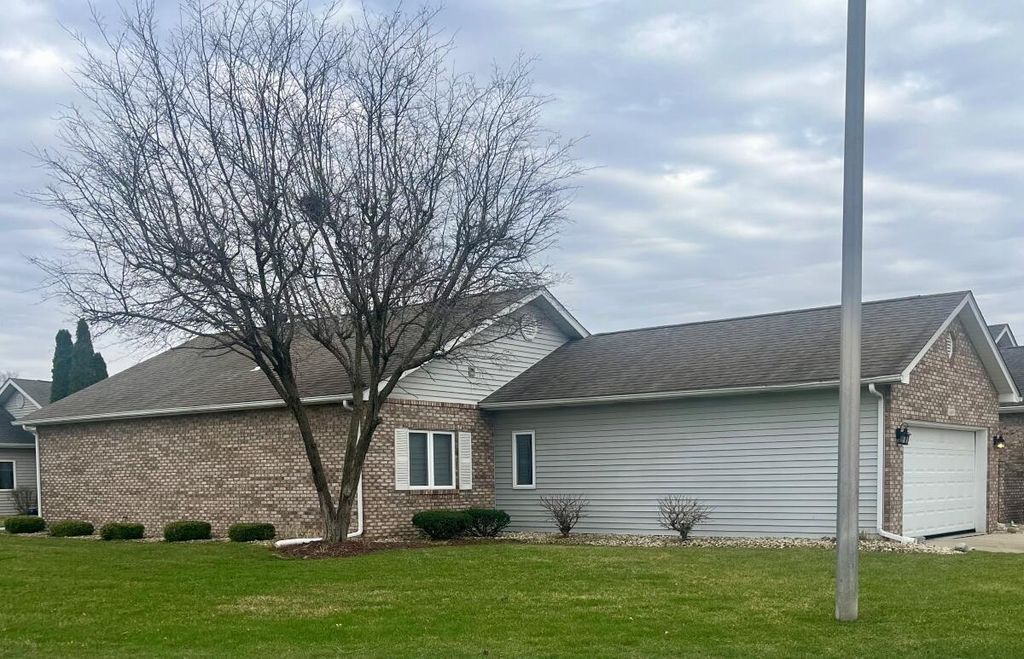 Photo of 1649 Redbud Drive, Hobart, IN 46342 (MLS # 836912)