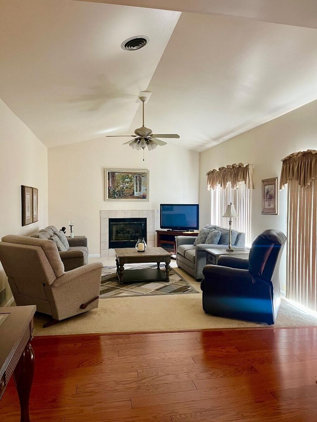 Photo of 1649 Redbud Drive, Hobart, IN 46342 (MLS # 836912)