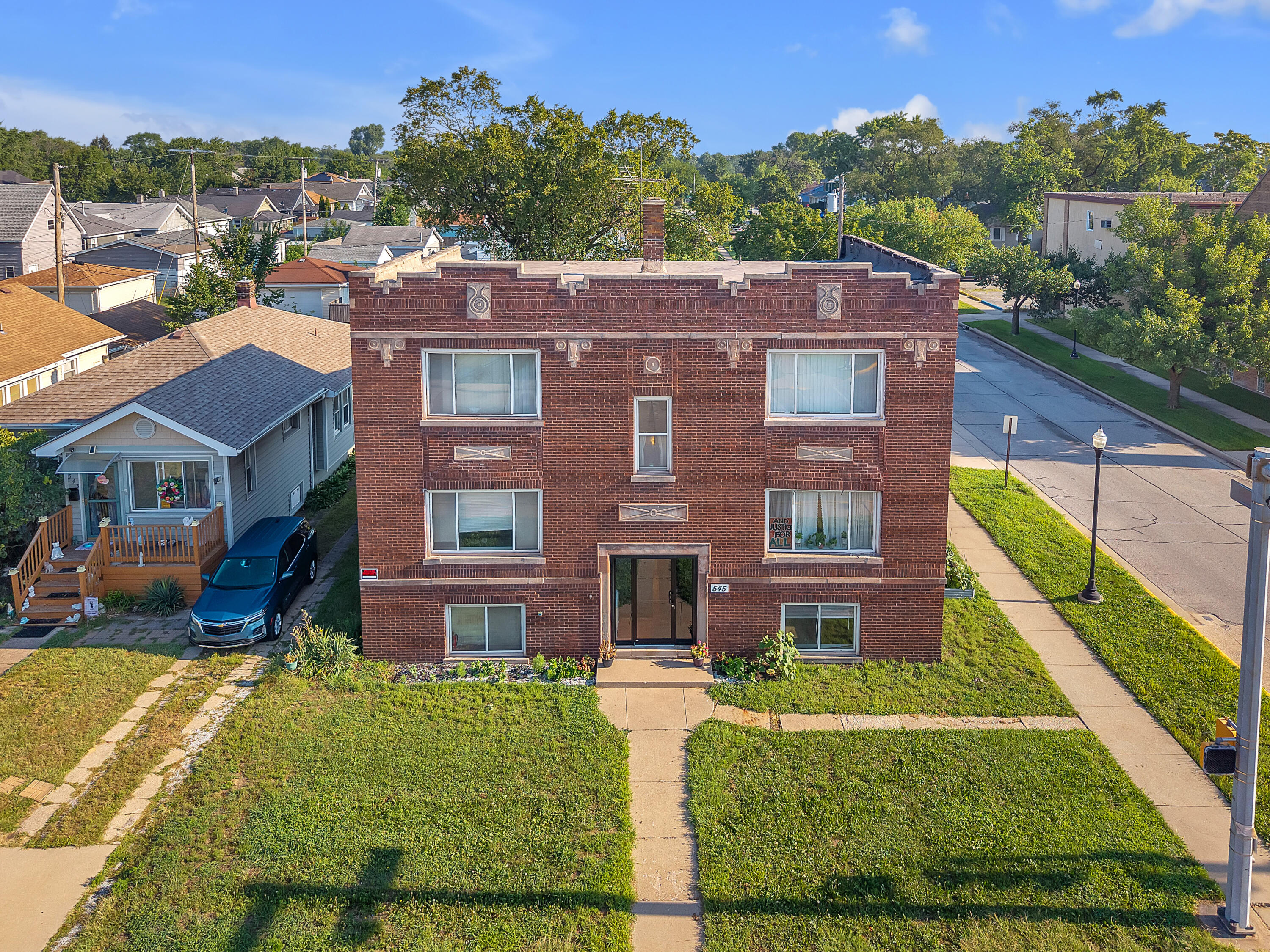 545 E 165th Street