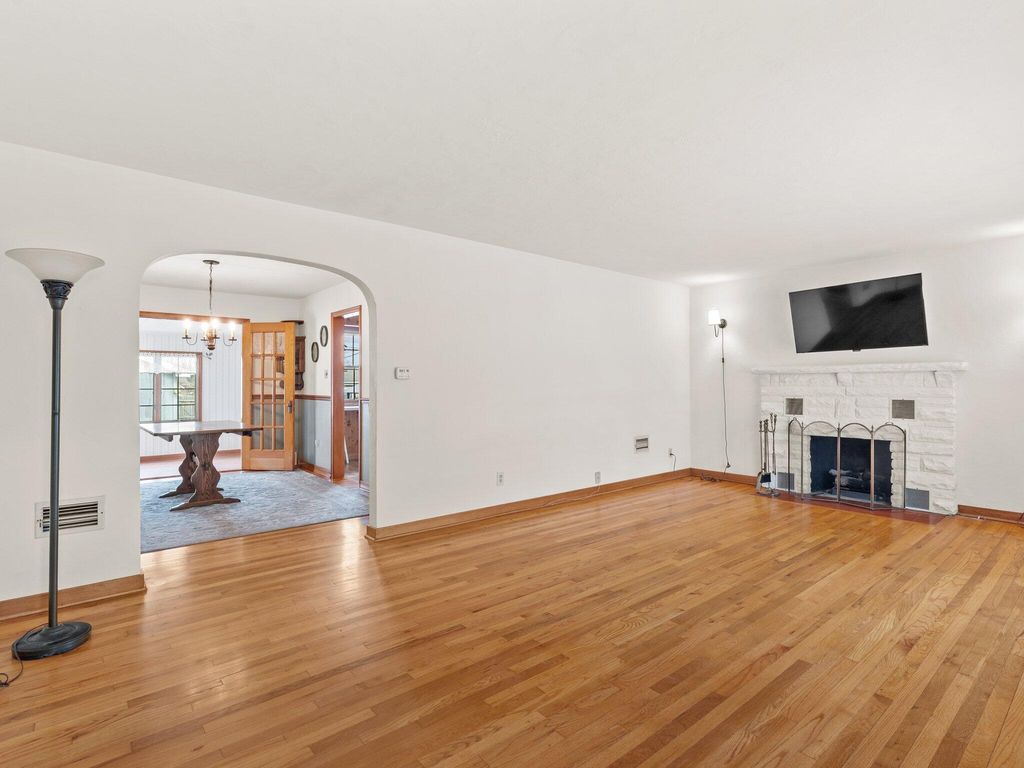 Photo of 2929 Garfield Avenue, Highland, IN 46322 (MLS # 834553)